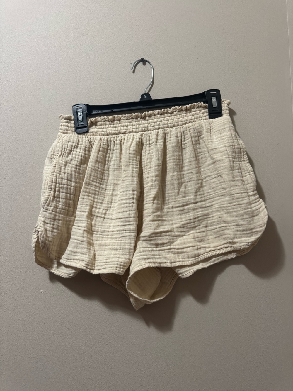 Aerie Cream Gauze Elastic Waist Women’s Shorts